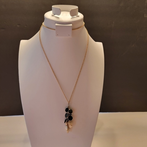 EUC Goldtone Chain with Cluster of Disc Pendant - Picture 3 of 3